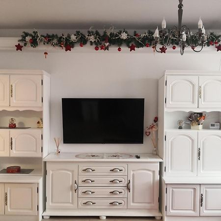 Apartament De Lux White&Red Suceava Exterior foto
